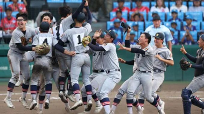 慶応高校野球部を優勝に導いたの誰？慶応大学 学生コーチの果たした役割は？